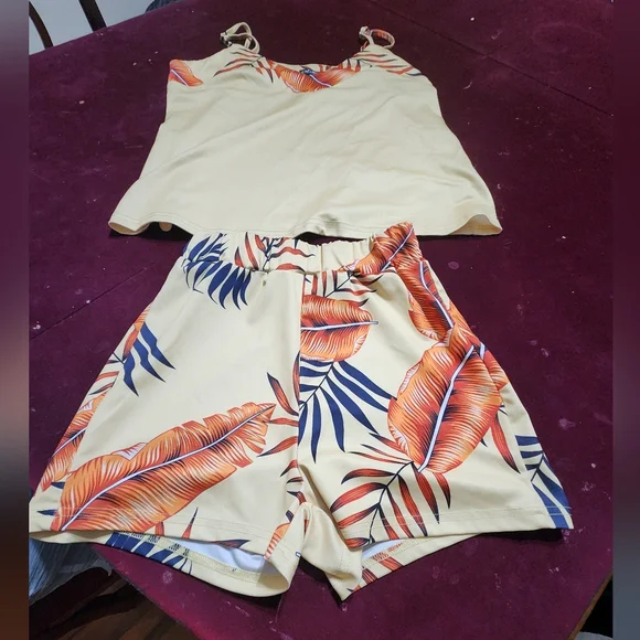 NWOT ... Chicme top and shorts set - Picture 11 of 12